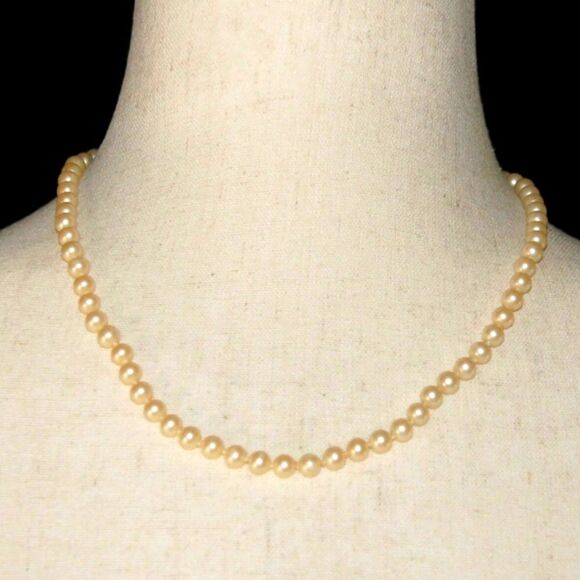 🐢  Vintage Gsilver Faux Pearl 18" Necklace Silver Tone, Fishhook Clasp - Picture 1 of 5